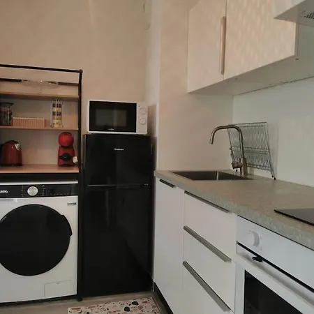Cosy Et Paisible Proche Paris - Metro A 2min Apartment Romainville