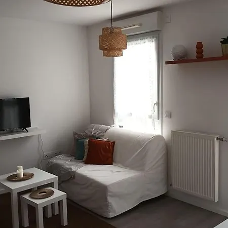 Cosy Et Paisible Proche Paris - Metro A 2min Apartment *