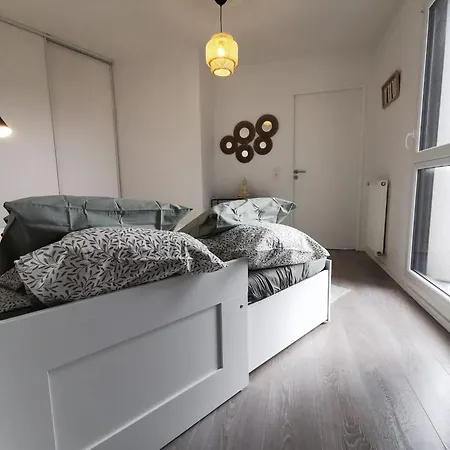 Cosy Et Paisible Proche Paris - Metro A 2min Apartment *